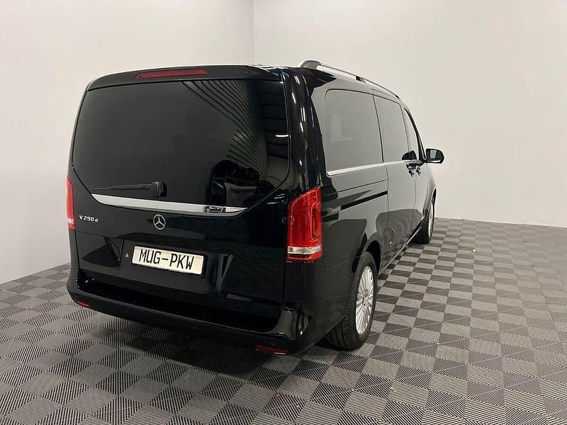 Gebraucht Mercedes V250 Avantgarde Edition 190 PS (139 kW) 2019 Obsidianschwarz Van / Kleinbus