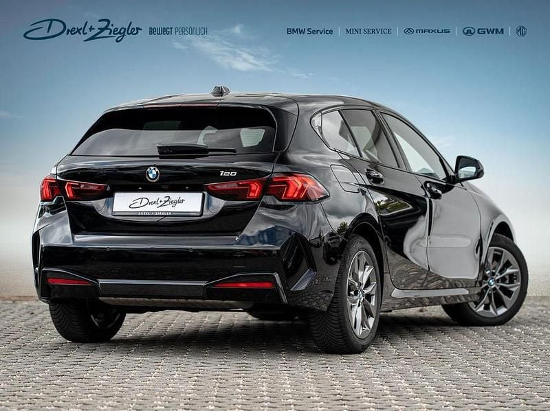 Käytetty BMW 120 Performance 170 HP (125 kW) 2025 Musta Viistoperä
