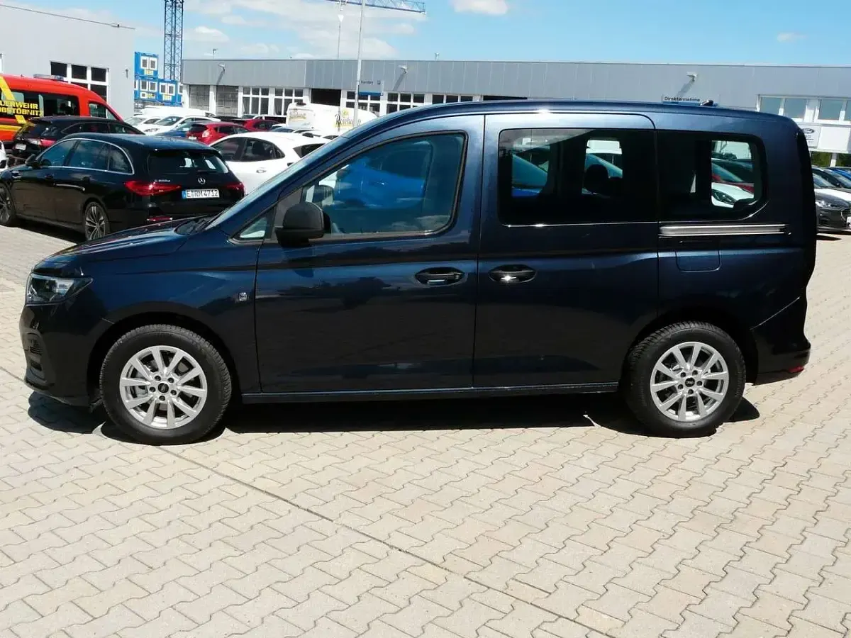 Gebraucht Ford Tourneo Connect Trend 102 PS (75 kW) 2025 Ink black Van / Kleinbus