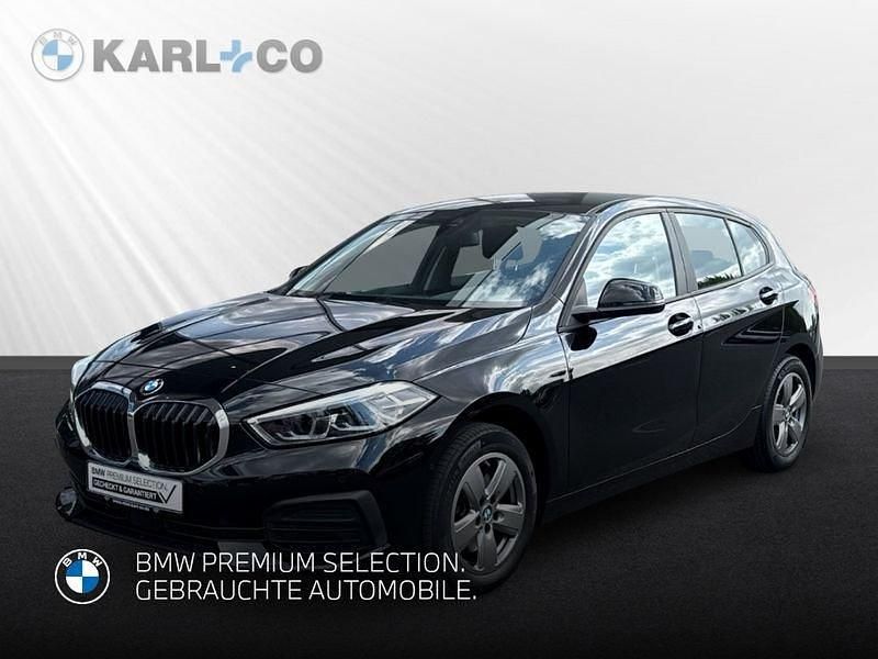 Schwarz Gebraucht 2022 BMW 118 Sport Line Kleinwagen | 26.498 € (Fairer Preis) - Bild 1/4