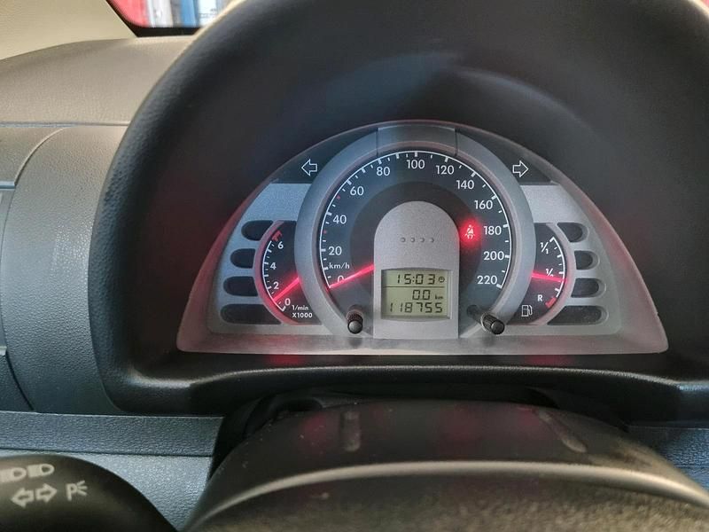 Gebraucht VW Fox 54 PS (39 kW) 2010 Gelb Kleinwagen