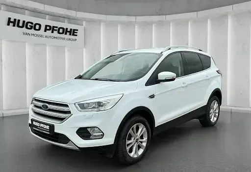 Gebraucht Ford Kuga Titanium 150 PS (110 kW) 2018 Weiß SUV