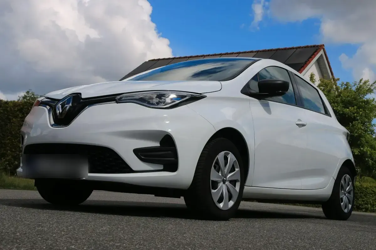 Gebraucht Renault Zoe Life 50 kW (69 PS) 2022 Weiß Kleinwagen