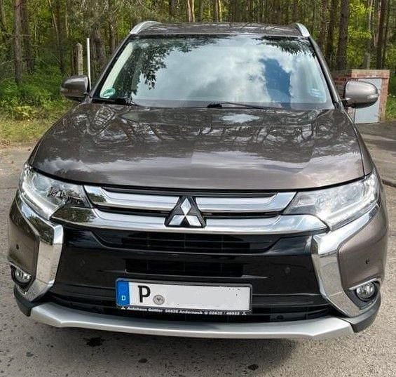 Gebraucht Mitsubishi Outlander 150 PS (110 kW) 2017 Braun SUV