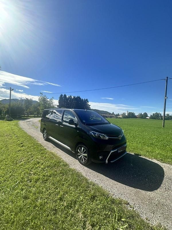 Schwarz Gebraucht 2019 Toyota Proace Verso Executive Kombi | 26.500 € (Fairer Preis) - Bild 1/4