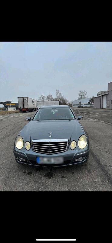 Usata Mercedes E280 190 CV (139 kW) 2007 Grigio Berlina