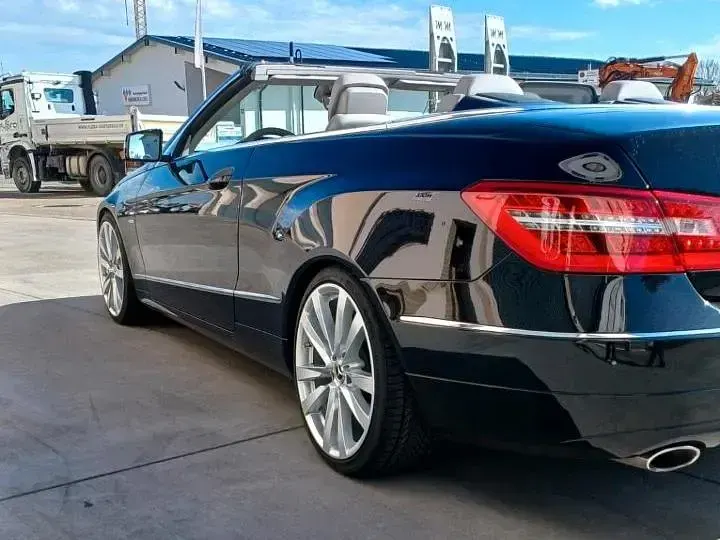 Gebraucht Mercedes E350 231 PS (169 kW) 2011 Schwarz Cabrio