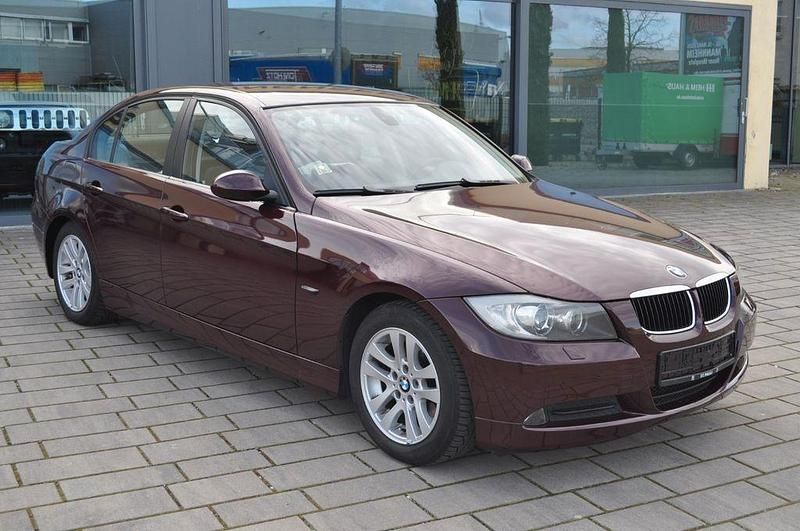 Gebraucht BMW 318 Advantage 143 PS (105 kW) 2008 Rot Limousine