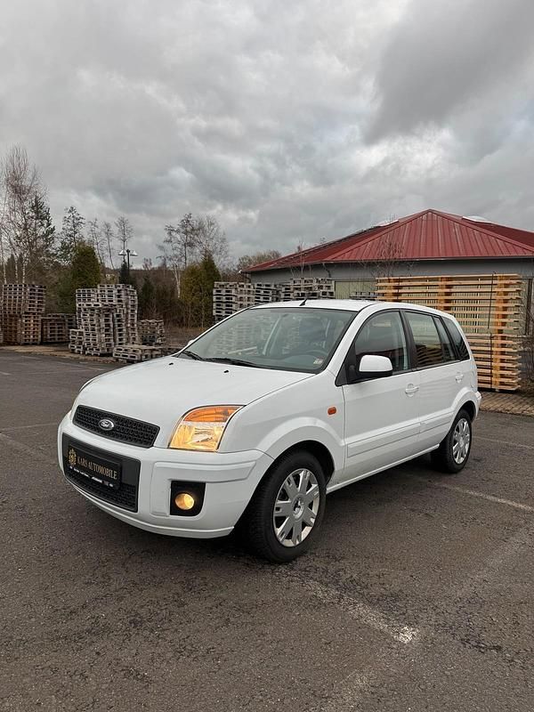 Gebraucht Ford Fusion 80 PS (58 kW) 2012 Weiß Kleinwagen