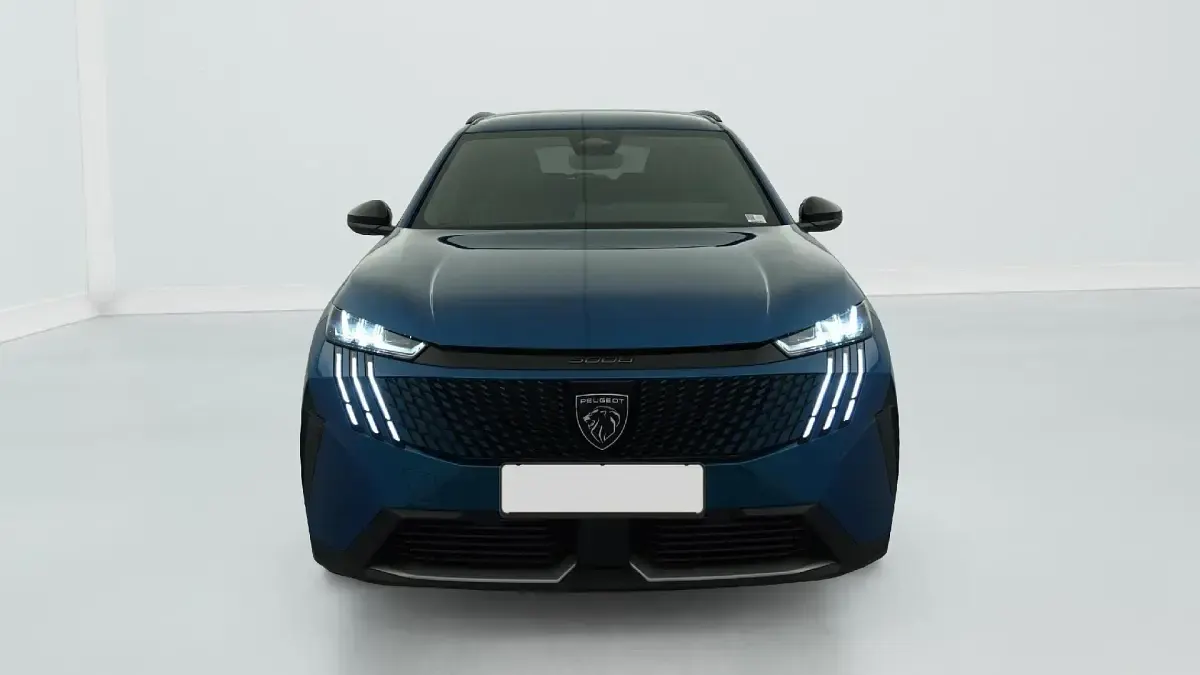 Gebraucht Peugeot 5008 Allure 136 PS (100 kW) 2025 Bleu obsession SUV