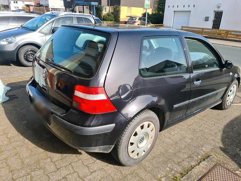 Gebraucht VW Golf IV 80 PS (58 kW) 2002 Schwarz Kleinwagen
