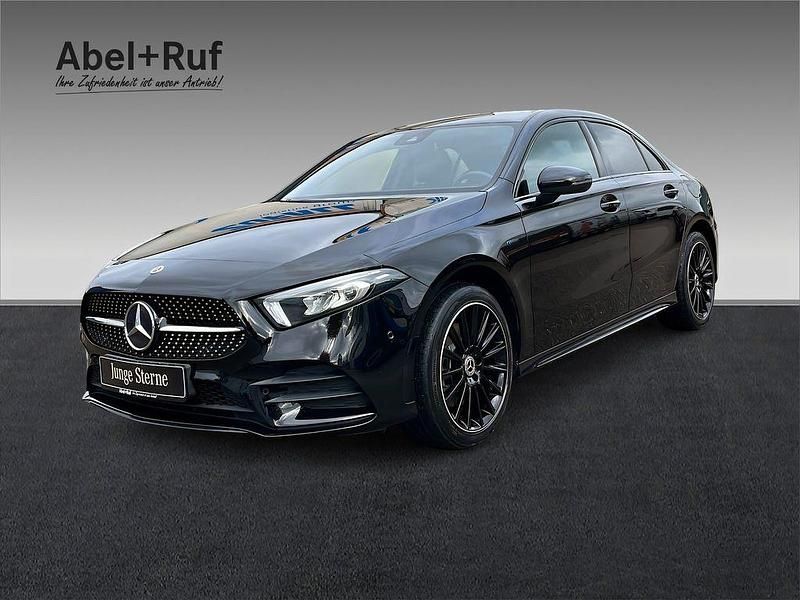 Schwarz Gebraucht 2021 Mercedes A250 AMG Limousine | 26.499 € (Fairer Preis) - Bild 1/4