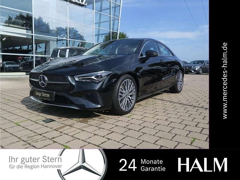 Lack kosmosschwarz Gebraucht 2024 Mercedes CLA180 Advanced Limousine | 33.850 € (Fairer Preis) - Bild 1/4