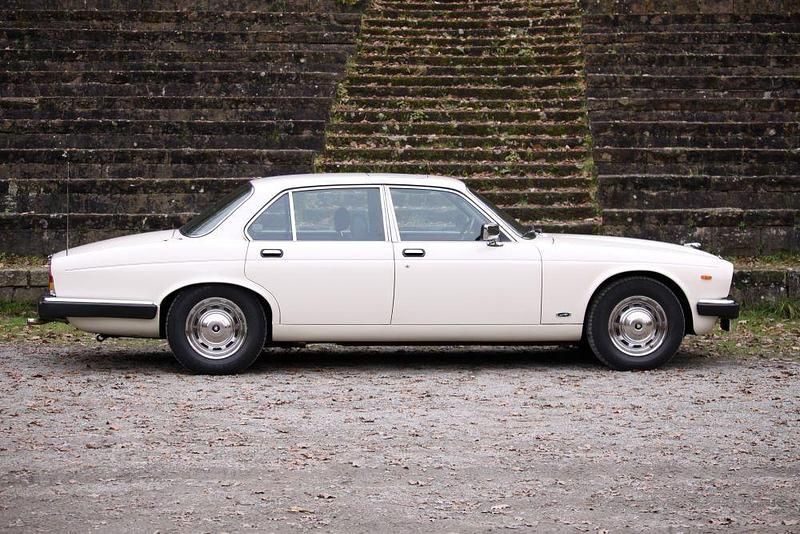 Gebraucht Jaguar XJ12 295 PS (216 kW) 1987 Weiß Limousine