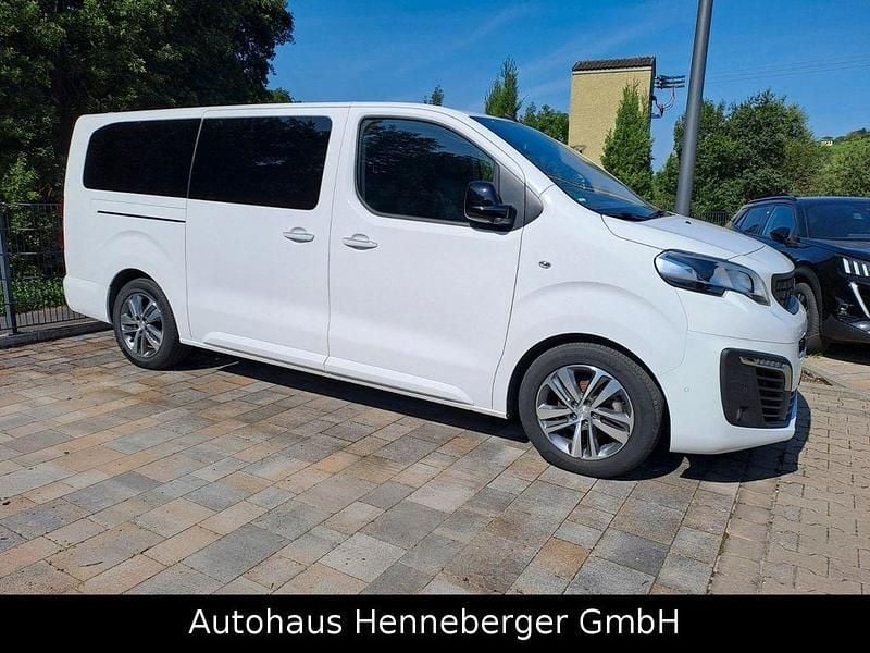 Weiß Gebraucht 2022 Peugeot e-Traveller Business-Line Van / Kleinbus | 35.690 € (Guter Preis) - Bild 1/4