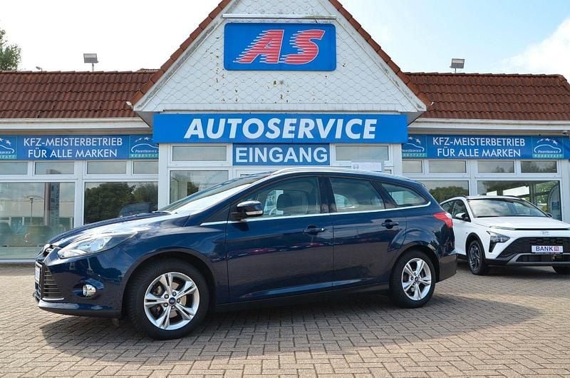 Blau Gebraucht 2012 Ford Focus Champions Edition Kombi | 6.990 € (Fairer Preis) - Bild 1/4