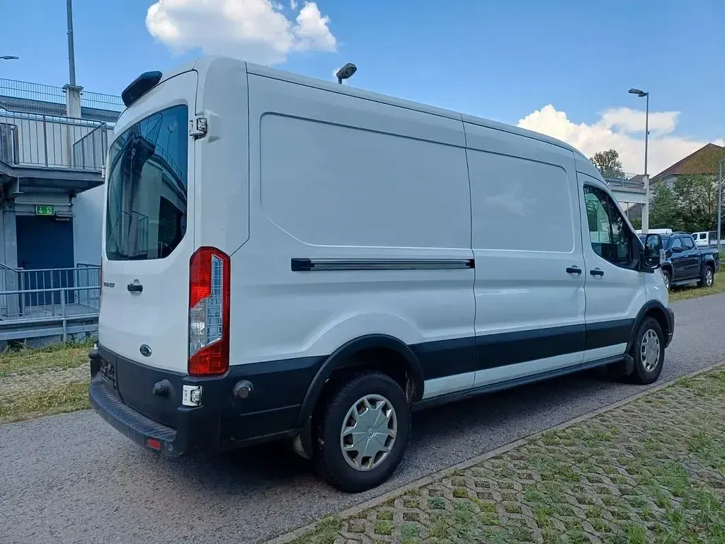 Gebraucht Ford Transit Trend 131 PS (96 kW) 2020 Frozen white Van / Kleinbus