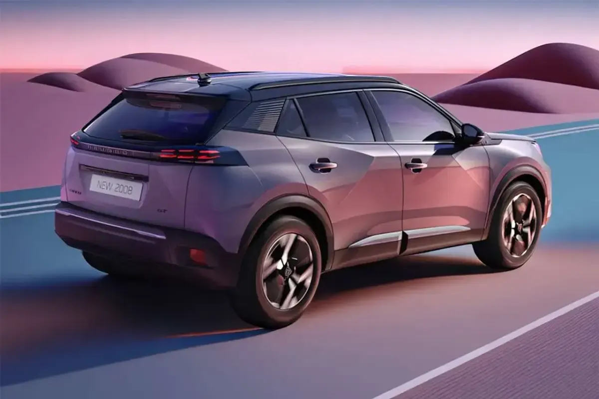 Neu Peugeot 2008 GT 136 PS (100 kW) 2025 Grau SUV