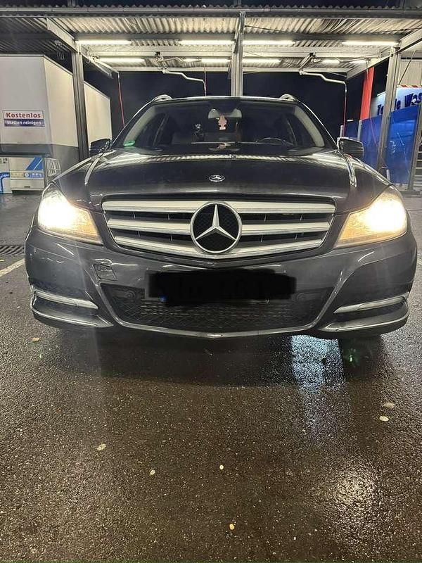 Gebraucht Mercedes C200 Avantgarde 184 PS (135 kW) 2012 Kombi