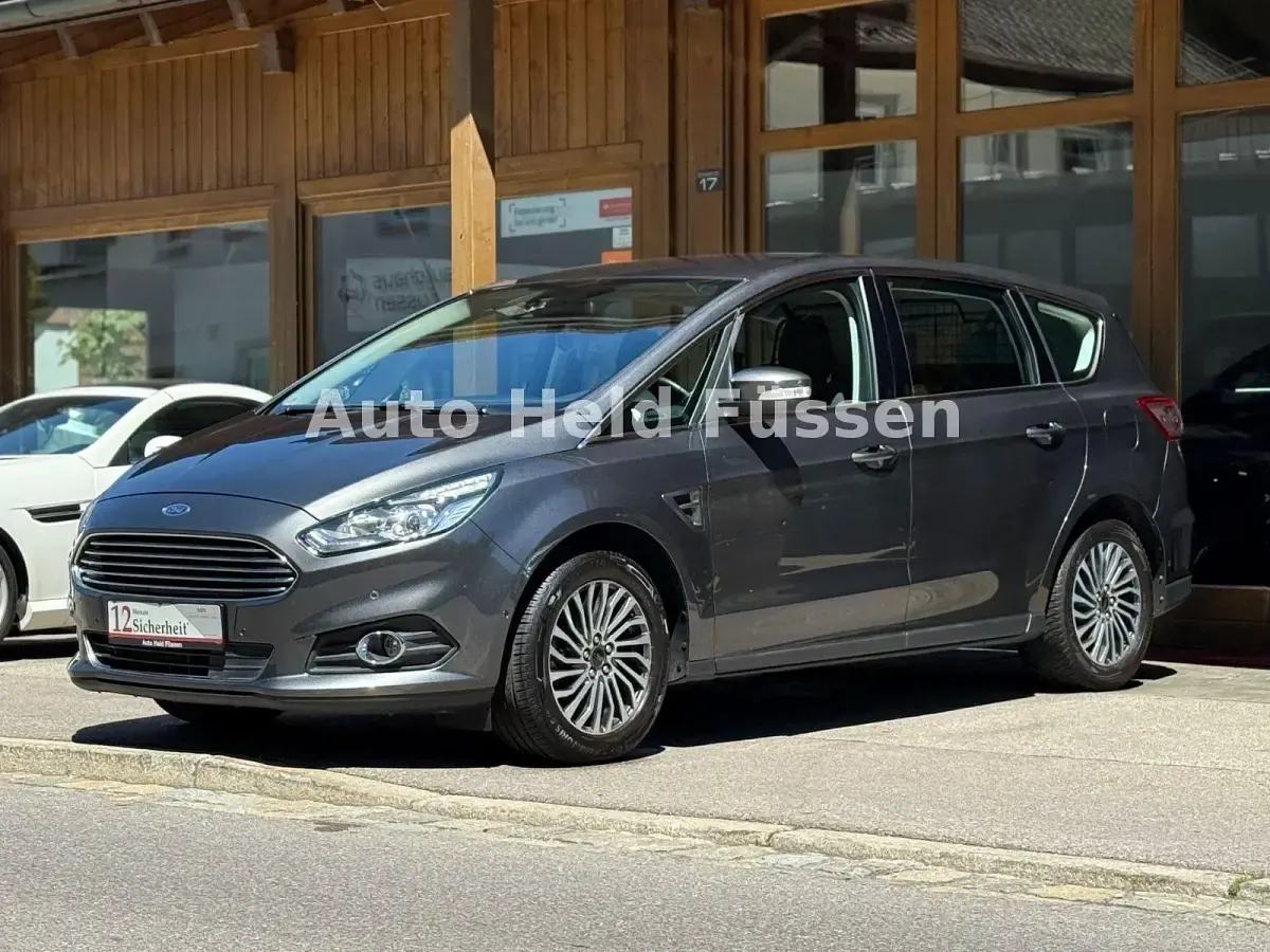 Gebraucht Ford S-MAX Titanium 190 PS (139 kW) 2019 Grau Van / Kleinbus