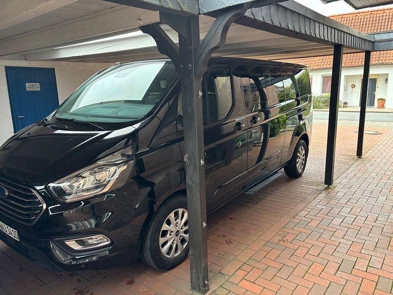 Gebraucht Ford Tourneo Titanium 131 PS (96 kW) 2019 Schwarz Van / Kleinbus