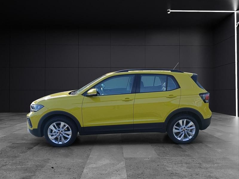 Gebraucht VW T-Cross IQ Drive 116 PS (85 kW) 2025 Grape yellow SUV