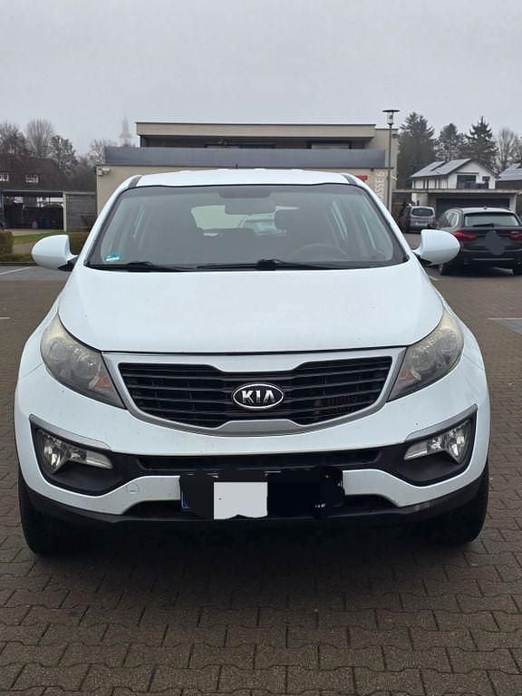 Weiß Gebraucht 2011 Kia Sportage Spirit SUV | 6.500 € (Fairer Preis) - Bild 1/4