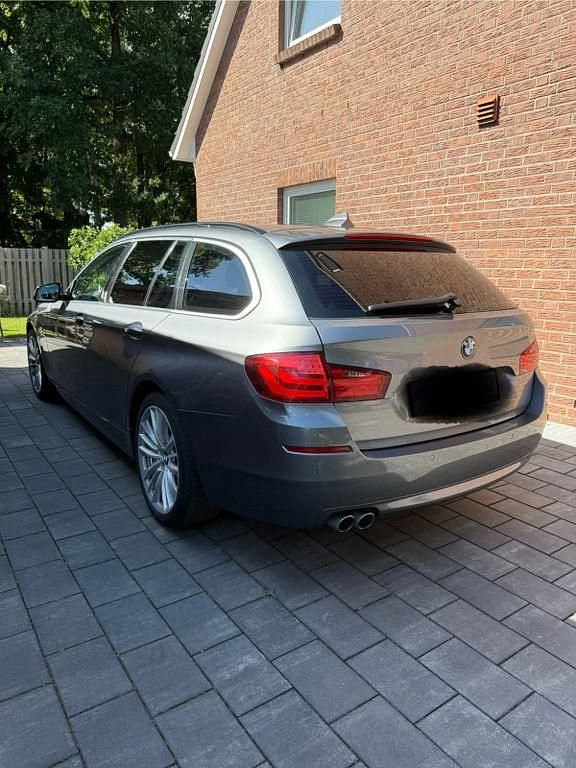 Gebraucht BMW 525 218 PS (160 kW) 2011 Grau Kombi