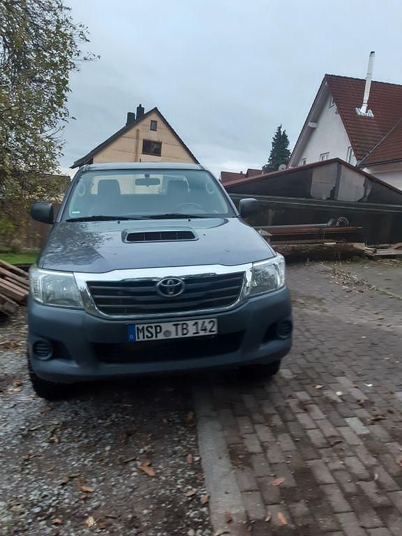 Grau Gebraucht 2013 Toyota HiLux Abholung | 17.500 € (Fairer Preis) - Bild 1/4