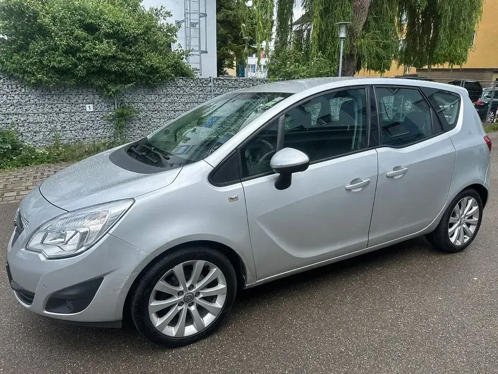 Gebraucht Opel Meriva Edition 101 PS (74 kW) 2010 Silber Van / Kleinbus