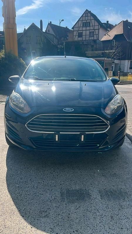 Gebraucht Ford Fiesta 101 PS (74 kW) 2013 Schwarz Kleinwagen