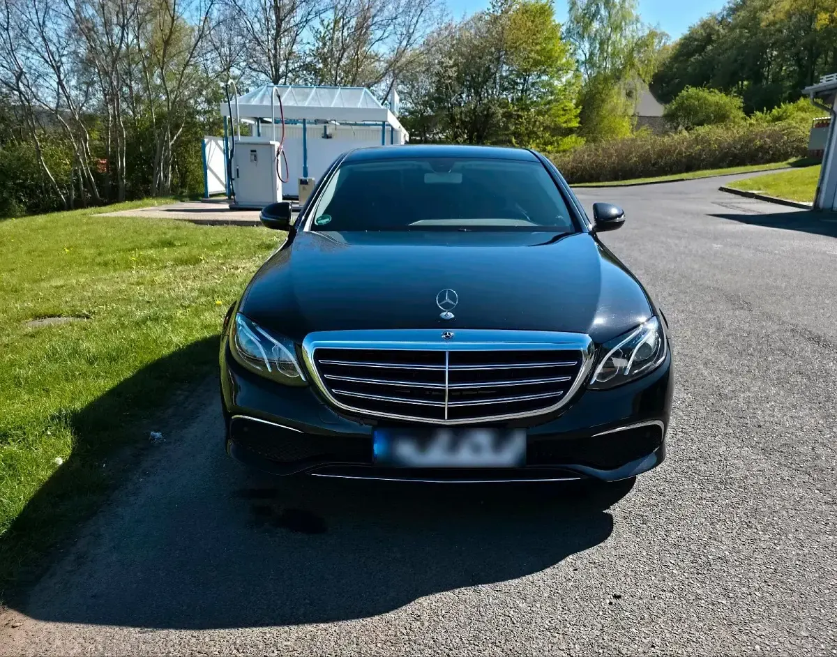 Second-hand Mercedes E220 194 CP (142 kW) 2016 Negru Berlinǎ