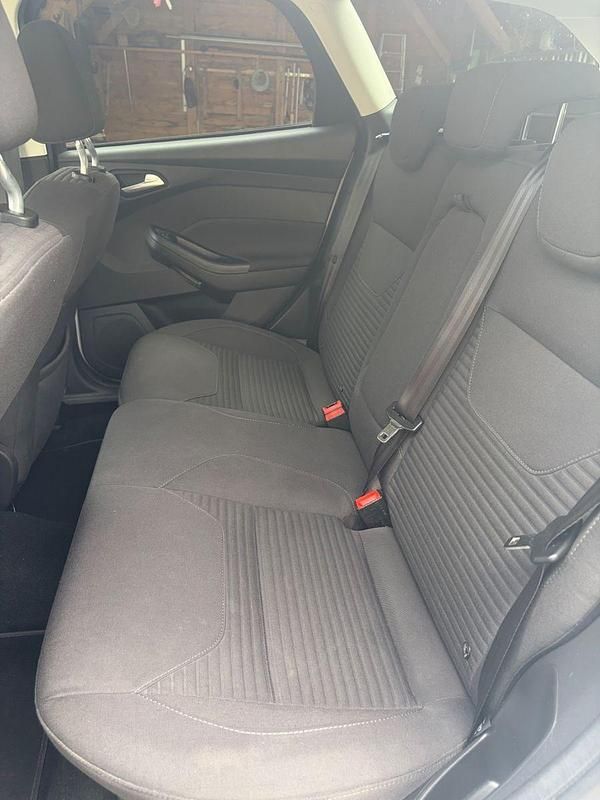 Gebraucht Ford Focus Titanium 120 PS (88 kW) 2015 Weiß Kombi