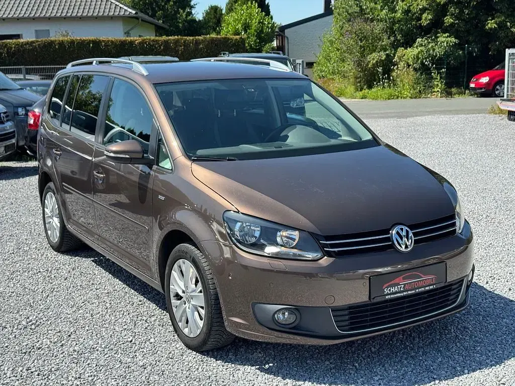 Gebraucht VW Touran Life 140 PS (102 kW) 2013 Braun Van / Kleinbus