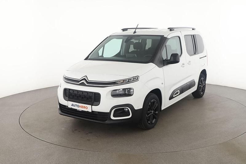 Weiß Gebraucht 2021 Citroën Berlingo Feel Van / Kleinbus | 17.990 € (Fairer Preis) - Bild 1/3