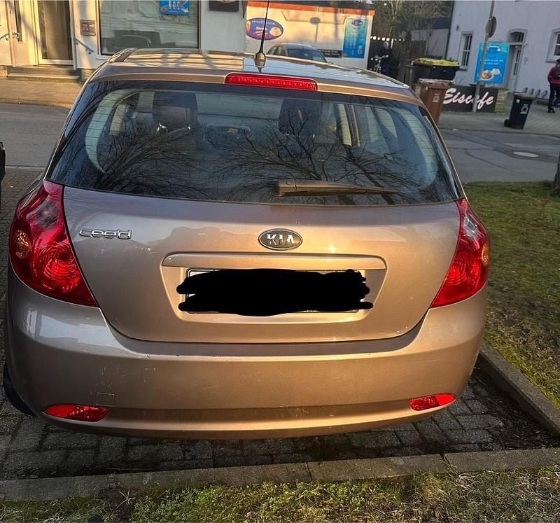 Second-hand Kia Ceed 122 CP (89 kW) 2010 Maro Hatchback