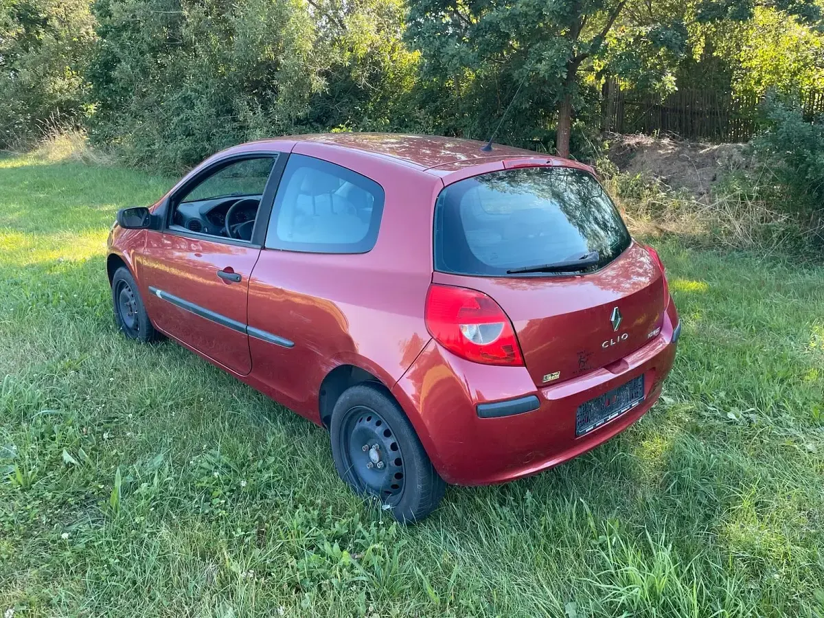 Gebraucht Renault Clio 75 PS (55 kW) 2005 Orange Kleinwagen