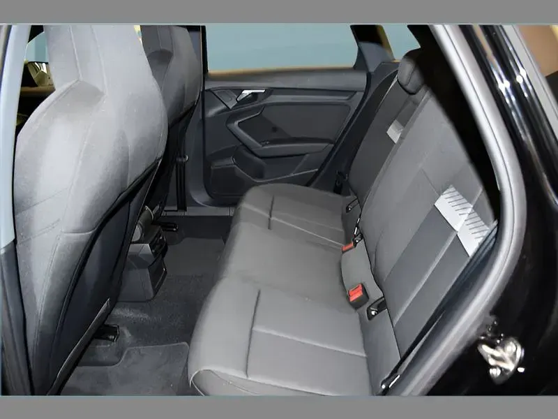 Gebraucht Audi A3 Sportback 150 PS (110 kW) 2022 Schwarz Kleinwagen