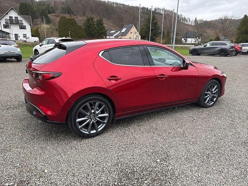 Gebraucht Mazda 3 Selection 122 PS (89 kW) 2022 Soul red crystal m Limousine