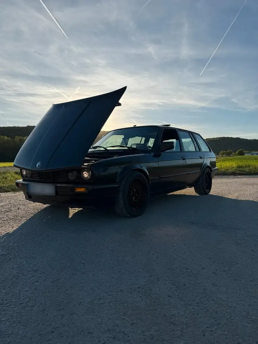 Gebraucht BMW 320 150 PS (110 kW) 1991 Schwarz Kombi