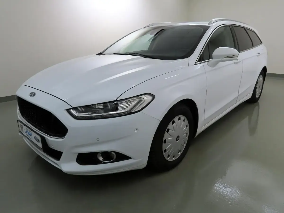 Gebraucht Ford Mondeo Titanium 179 PS (131 kW) 2015 Frostweiß Limousine