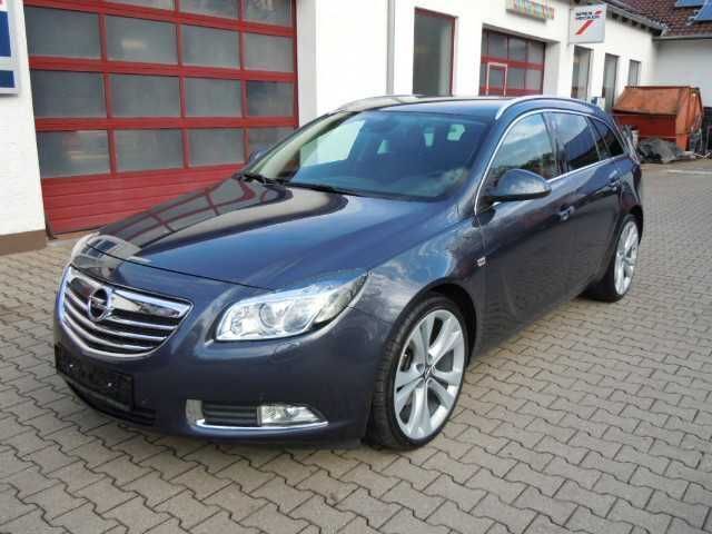 Blau metallic Gebraucht 2010 Opel Insignia OPC Kombi | 19.000 € - Bild 1/4