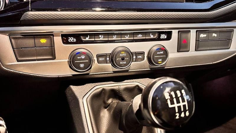 Gebraucht VW Multivan 150 PS (110 kW) 2021 Silber Van