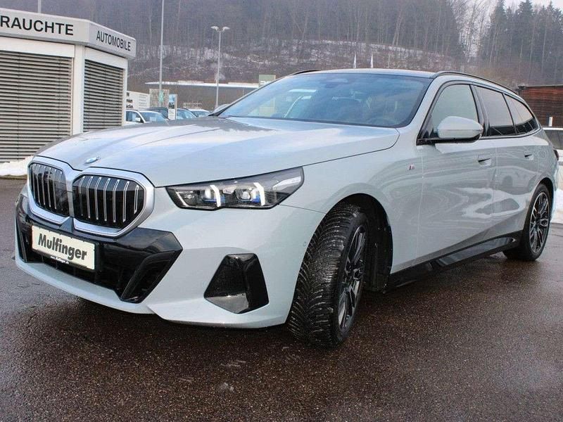 Gebraucht BMW 520 M Sport 190 PS (139 kW) 2025 Brooklyn grau Kombi