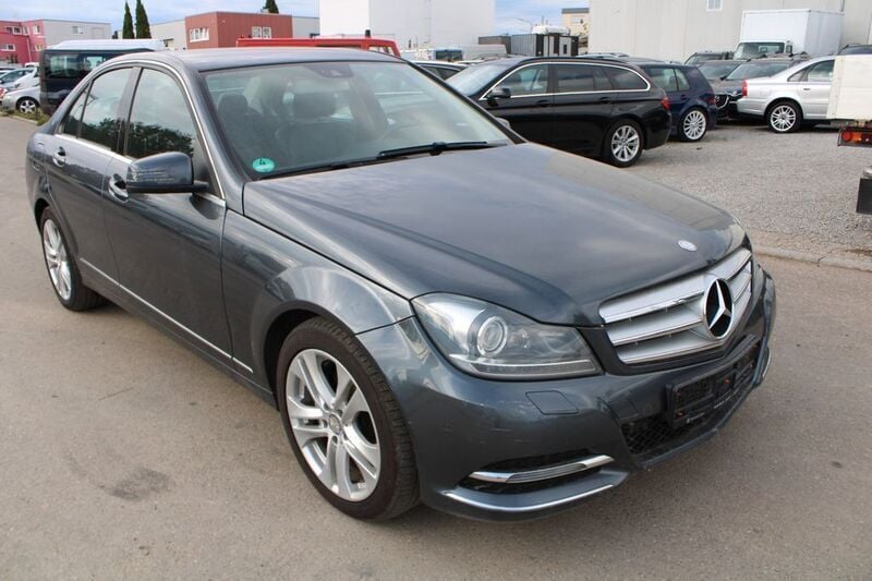Grau Gebraucht 2013 Mercedes C200 Avantgarde Limousine | 14.700 € (Fairer Preis) - Bild 1/4