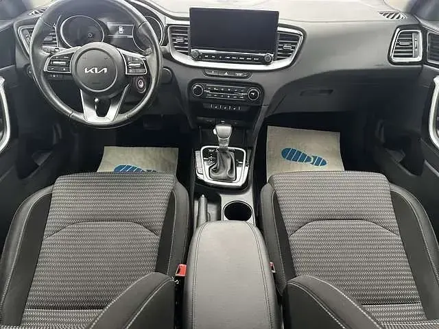 Gebraucht Kia Ceed Vision 160 PS (117 kW) 2022 Grau metallic Kleinwagen