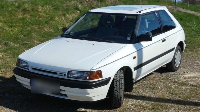 Weiß Gebraucht 1991 Mazda 323 Kleinwagen | 1.800 € - Bild 1/4