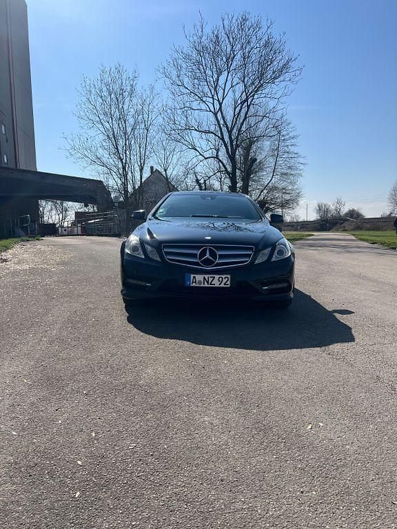 Gebraucht Mercedes E350 AMG 306 PS (225 kW) 2013 Schwarz Coupé