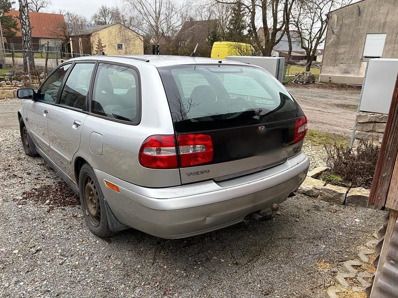 Gebraucht Volvo V40 115 PS (84 kW) 2004 Silber Kombi