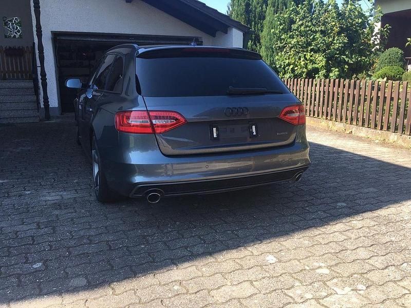 Gebraucht Audi A4 S-Line 245 PS (180 kW) 2015 Grau Kombi